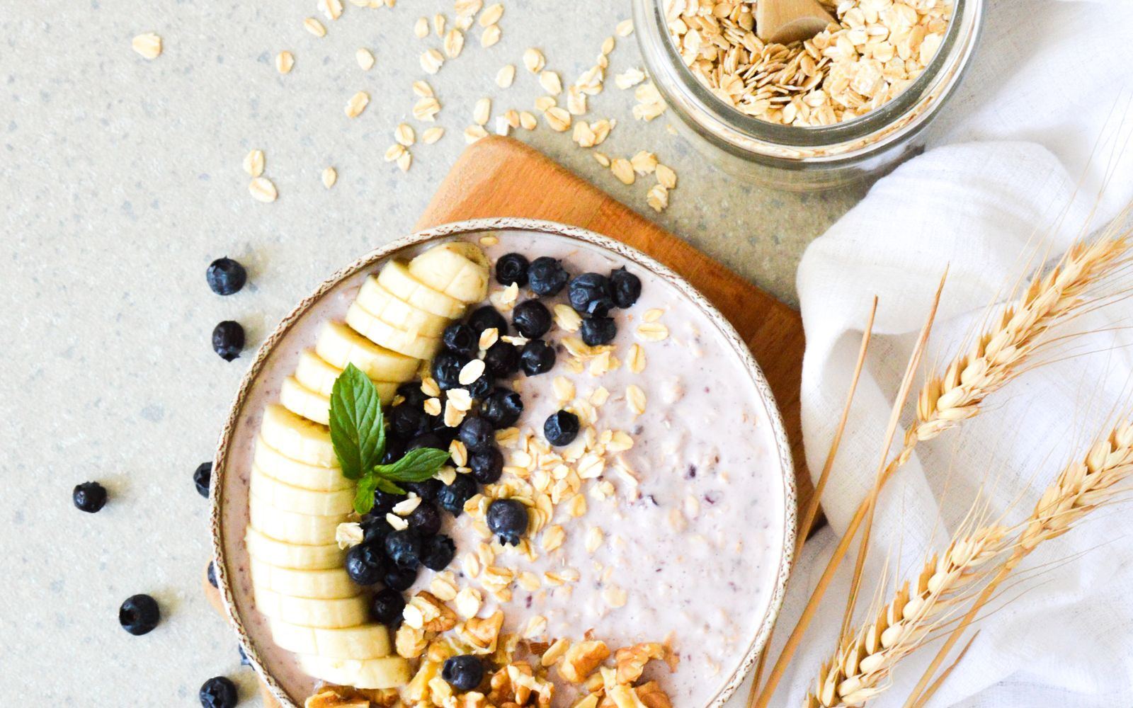 A breakfast bowl of oats with fresh fruit